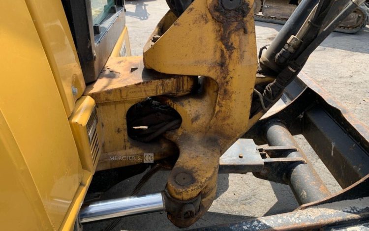 CATERPILLAR 3,05E+04  PEL748058