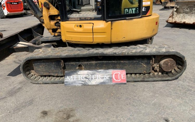 CATERPILLAR 3,05E+04  PEL748058