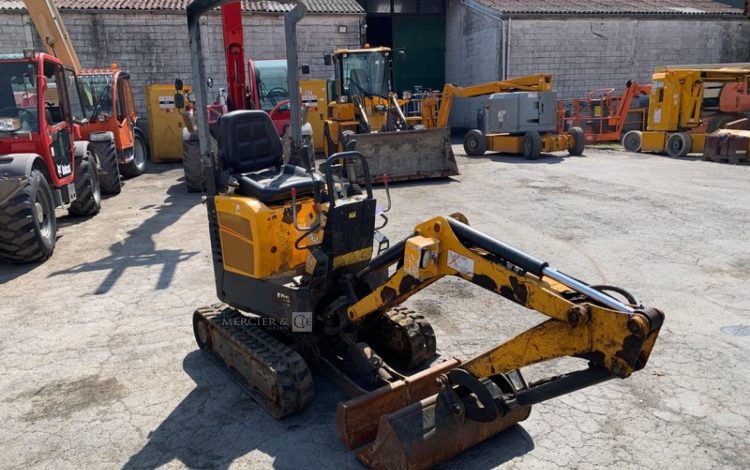 BOBCAT E08*AAEM  MIN010704