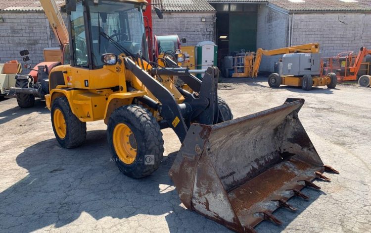 VOLVO L30G  KUB010207