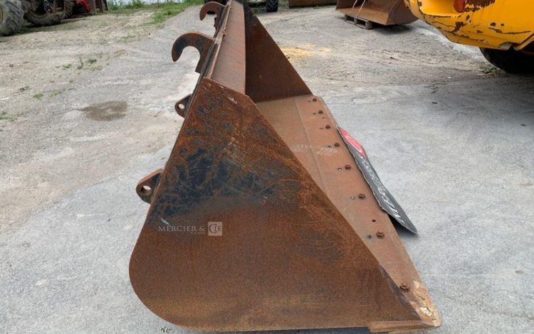 JCB GP SHOVEL  BEN750009