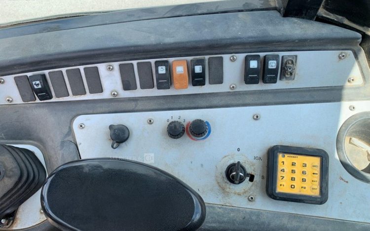 JCB 406B  H222F033