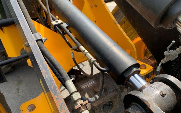 JCB 406B  H222F033