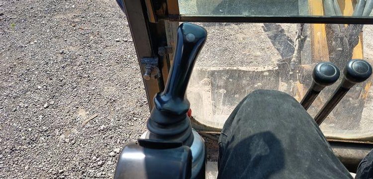 JCB MINI-PELLE 8025 ZTS AVEC GODET CURAGE 1,20M, GODET RETRO 0.20M ET BRH  27887