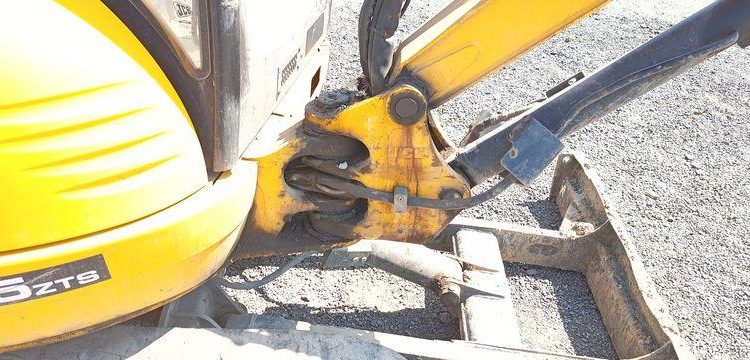 JCB MINI-PELLE 8025 ZTS AVEC GODET CURAGE 1,20M, GODET RETRO 0.20M ET BRH  27887