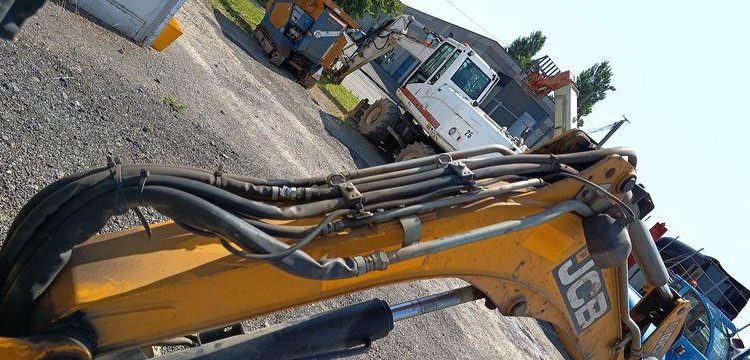 JCB MINI-PELLE 8025 ZTS AVEC GODET CURAGE 1,20M, GODET RETRO 0.20M ET BRH  27887