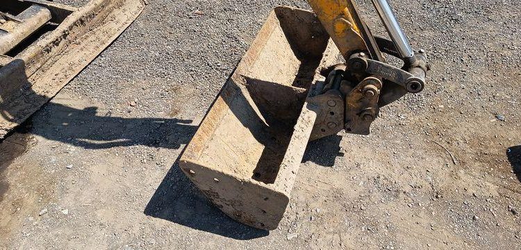 JCB MINI-PELLE 8025 ZTS AVEC GODET CURAGE 1,20M, GODET RETRO 0.20M ET BRH  27887