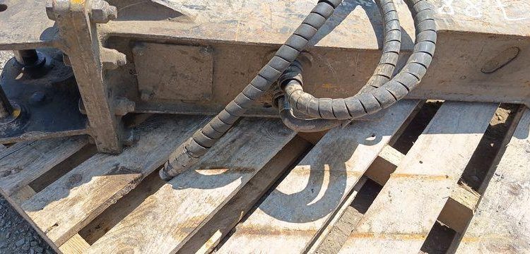 JCB MINI-PELLE 8025 ZTS AVEC GODET CURAGE 1,20M, GODET RETRO 0.20M ET BRH  27887
