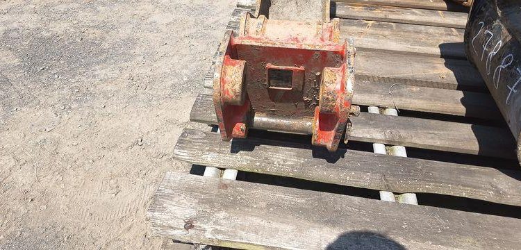 JCB MINI-PELLE 8025 ZTS AVEC GODET CURAGE 1,20M, GODET RETRO 0.20M ET BRH  27887