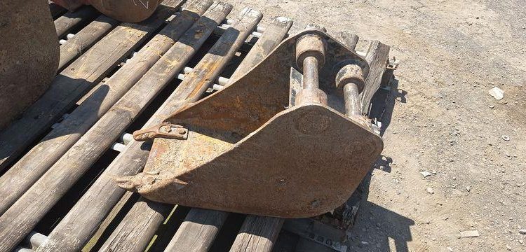 JCB MINI-PELLE 8025 ZTS AVEC GODET CURAGE 1,20M, GODET RETRO 0.20M ET BRH  27887