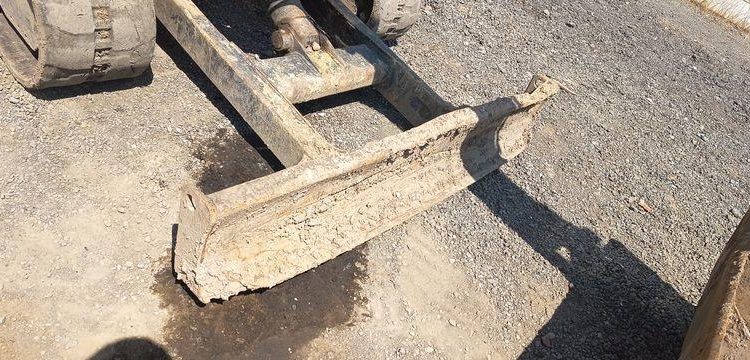 JCB MINI-PELLE 8025 ZTS AVEC GODET CURAGE 1,20M, GODET RETRO 0.20M ET BRH  27887