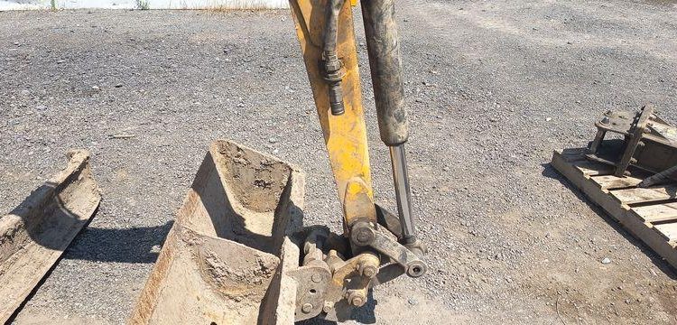 JCB MINI-PELLE 8025 ZTS AVEC GODET CURAGE 1,20M, GODET RETRO 0.20M ET BRH  27887