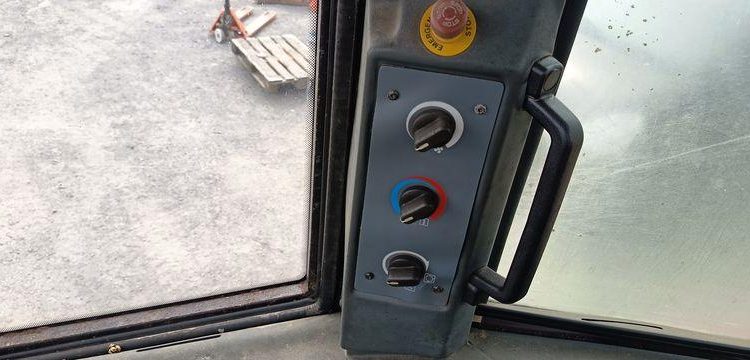 KOMATSU PORTEUR 840.04 DE 2011  70174