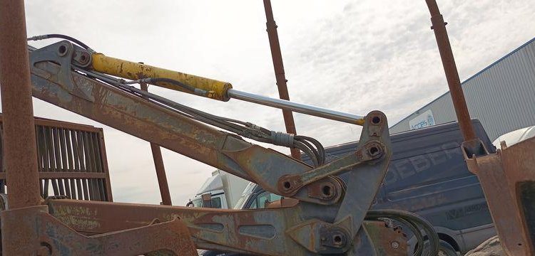 KOMATSU PORTEUR 840.04 DE 2011  70174