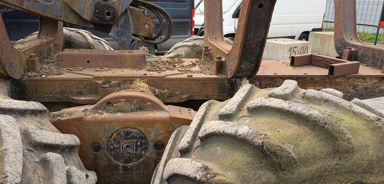 KOMATSU PORTEUR 840.04 DE 2011  70174