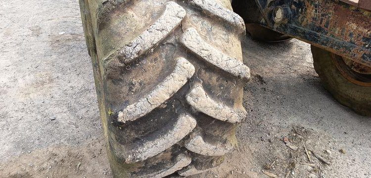 KOMATSU PORTEUR 840.04 DE 2011  70174