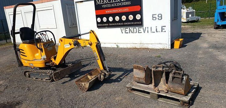JCB MICRO-PELLE SUR CHENILLES 8010 CTS – 1,03T – DIESEL – 895 HEURES  8010CTS