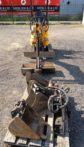 JCB MICRO-PELLE SUR CHENILLES 8010 CTS – 1,03T – DIESEL – 895 HEURES  8010CTS