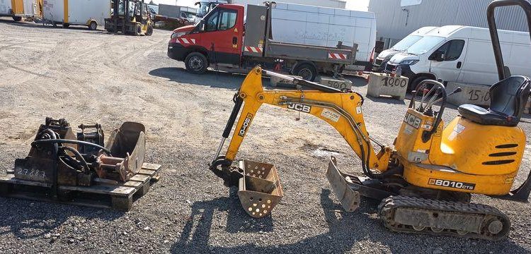 JCB MICRO-PELLE SUR CHENILLES 8010 CTS – 1,03T – DIESEL – 895 HEURES  8010CTS