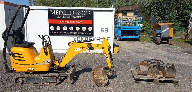 JCB MICRO-PELLE SUR CHENILLES 8010 CTS – 1,03T – DIESEL – 895 HEURES  8010CTS