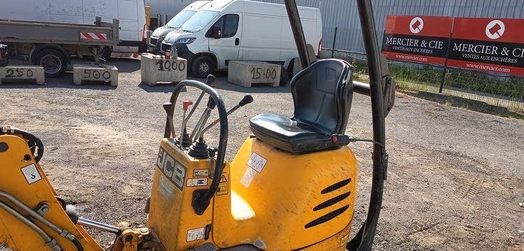 JCB MICRO-PELLE SUR CHENILLES 8010 CTS – 1,03T – DIESEL – 895 HEURES  8010CTS