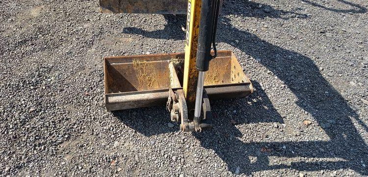 JCB MICRO-PELLE SUR CHENILLES 8010 CTS – 1,03T – DIESEL – 895 HEURES  8010CTS