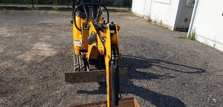 JCB MICRO-PELLE SUR CHENILLES 8010 CTS – 1,03T – DIESEL – 895 HEURES  8010CTS