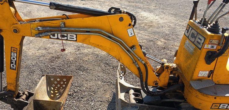 JCB MICRO-PELLE SUR CHENILLES 8010 CTS – 1,03T – DIESEL – 895 HEURES  8010CTS
