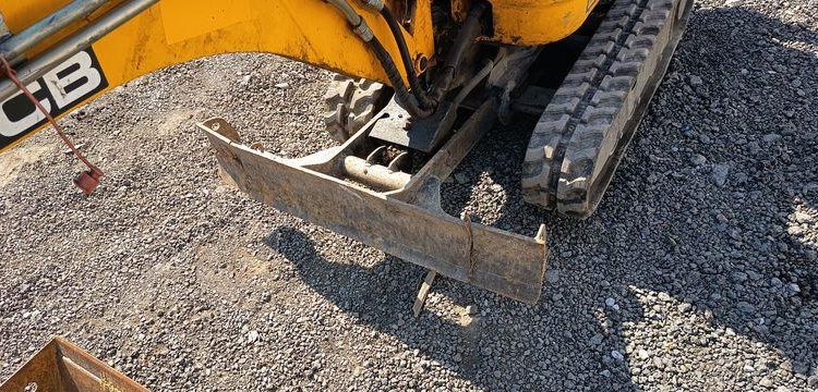 JCB MICRO-PELLE SUR CHENILLES 8010 CTS – 1,03T – DIESEL – 895 HEURES  8010CTS
