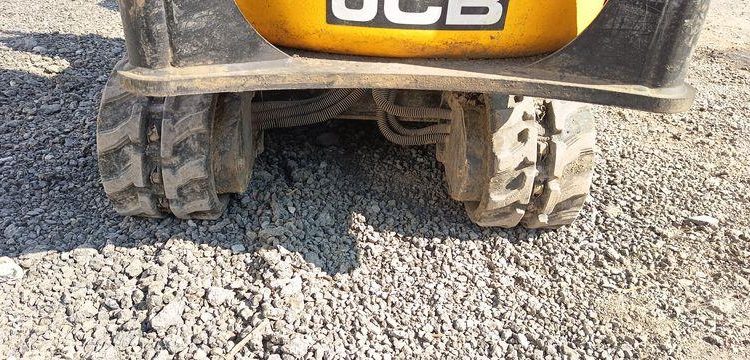 JCB MICRO-PELLE SUR CHENILLES 8010 CTS – 1,03T – DIESEL – 895 HEURES  8010CTS