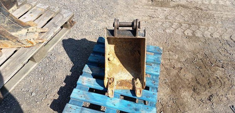 JCB MICRO-PELLE SUR CHENILLES 8010 CTS – 1,03T – DIESEL – 895 HEURES  8010CTS