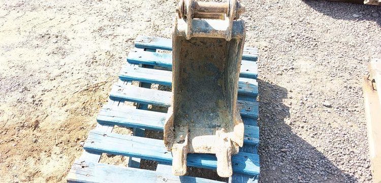 JCB MICRO-PELLE SUR CHENILLES 8010 CTS – 1,03T – DIESEL – 895 HEURES  8010CTS
