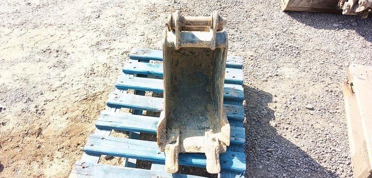 JCB MICRO-PELLE SUR CHENILLES 8010 CTS – 1,03T – DIESEL – 895 HEURES  8010CTS