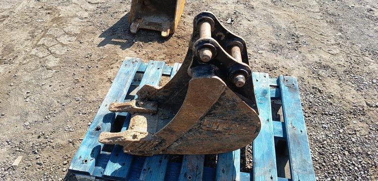 JCB MICRO-PELLE SUR CHENILLES 8010 CTS – 1,03T – DIESEL – 895 HEURES  8010CTS