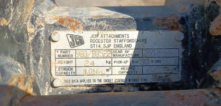 JCB MICRO-PELLE SUR CHENILLES 8010 CTS – 1,03T – DIESEL – 895 HEURES  8010CTS