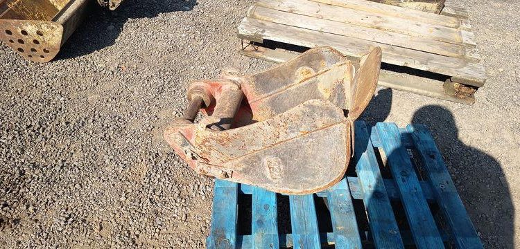 JCB MICRO-PELLE SUR CHENILLES 8010 CTS – 1,03T – DIESEL – 895 HEURES  8010CTS