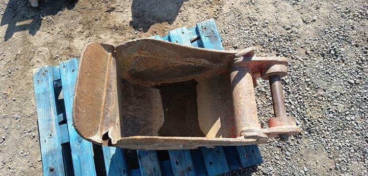 JCB MICRO-PELLE SUR CHENILLES 8010 CTS – 1,03T – DIESEL – 895 HEURES  8010CTS