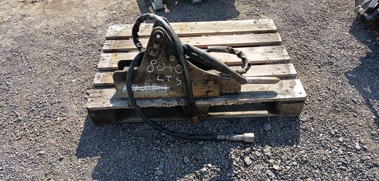 JCB MICRO-PELLE SUR CHENILLES 8010 CTS – 1,03T – DIESEL – 895 HEURES  8010CTS