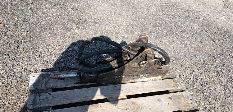 JCB MICRO-PELLE 8010 CTS EQUIPEE GODET CURAGE 1M, GODET RETRO 0.30M ET BRH  8010LTS