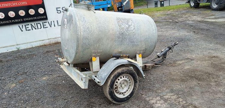 HUBIERE CITERNE A EAU  86BSF31