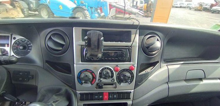 IVECO DAILY 4 FOURGON PHASE 2 35S13V13 2.3TD MOYEN SURELEVE 126 CV – DIESEL NOIR AP-942-DG