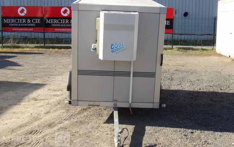 HUMBAUR REMORQUE FRIGORIFIQUE POUR BOISSONS 7M3 1 ESSIEU – PTAC 750 KGS – ANNEE 2007  AY-198-YK