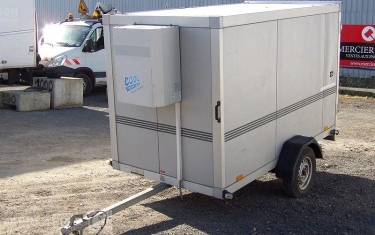 HUMBAUR REMORQUE FRIGORIFIQUE POUR BOISSONS 7M3 1 ESSIEU – PTAC 750 KGS – ANNEE 2007  AY-198-YK