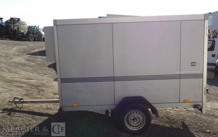 HUMBAUR REMORQUE FRIGORIFIQUE POUR BOISSONS 7M3 1 ESSIEU – PTAC 750 KGS – ANNEE 2007  AY-198-YK