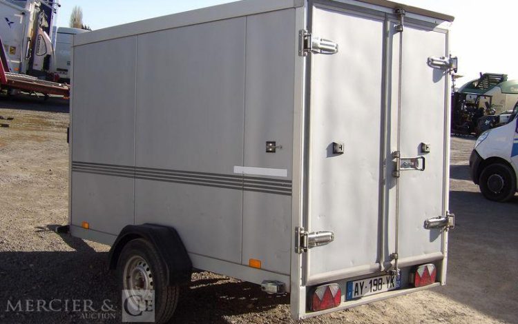 HUMBAUR REMORQUE FRIGORIFIQUE POUR BOISSONS 7M3 1 ESSIEU – PTAC 750 KGS – ANNEE 2007  AY-198-YK