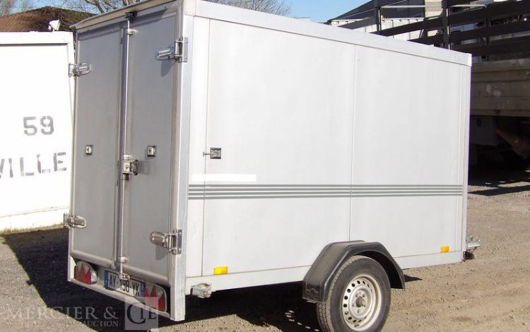 HUMBAUR REMORQUE FRIGORIFIQUE POUR BOISSONS 7M3 1 ESSIEU – PTAC 750 KGS – ANNEE 2007  AY-198-YK