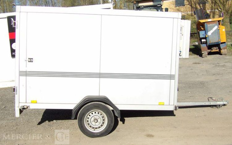 HUMBAUR REMORQUE FRIGORIFIQUE POUR BOISSONS 7M3 1 ESSIEU – PTAC 750 KGS – ANNEE 2007  AY-198-YK