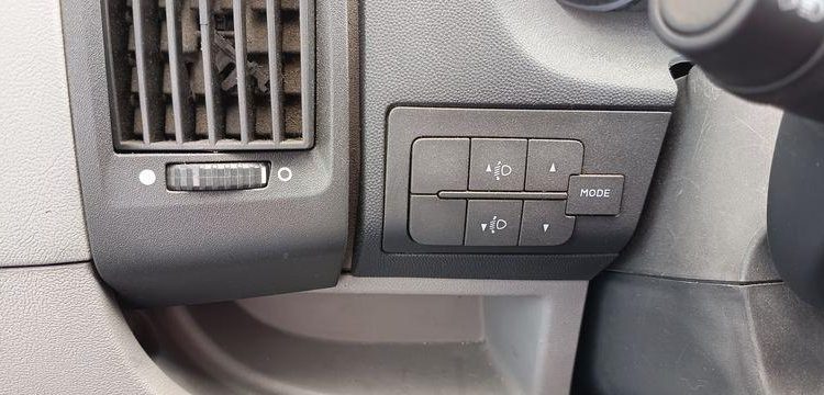 PEUGEOT BOXER3 PHASE 1/2 FOURGON 330 L1H2 2,2 HDI 16V FOURGON COURT SURELEVE 100CV BLANC BK-724-MY