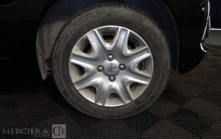 PEUGEOT 207  BQ-985-TY