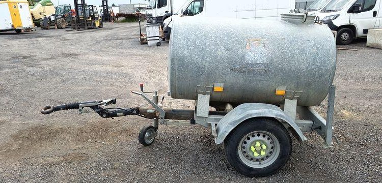 HUBIERE CITERNE A EAU  CQ-593-WM